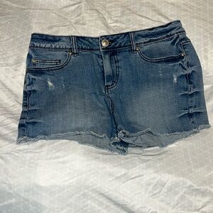 Sz 10 denim wash shorts. Lauren Conrad.
